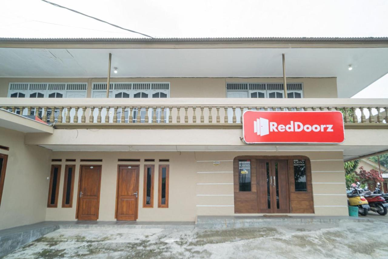 Hotel Reddoorz Near Taman Safari 2 à Bogor Extérieur photo