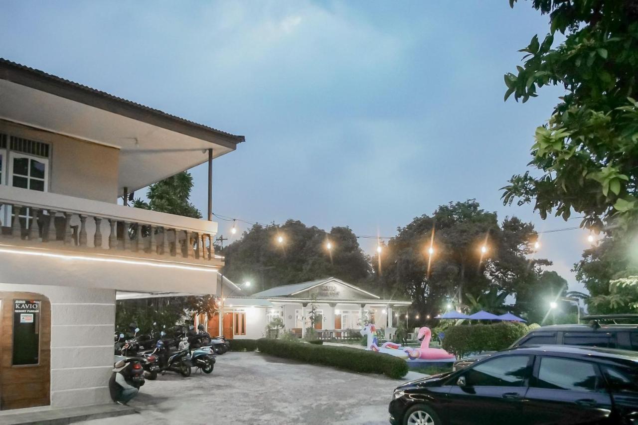 Hotel Reddoorz Near Taman Safari 2 à Bogor Extérieur photo